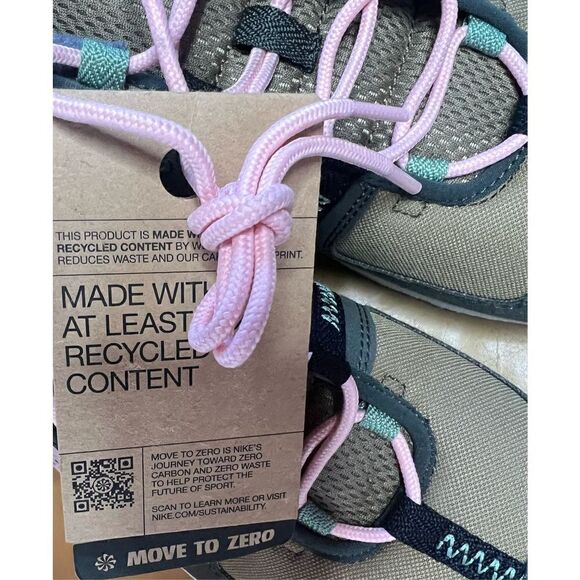 Nike Green & Pink Free Terra Vista Sneakers NWOB Size 9 - Picture 10 of 10